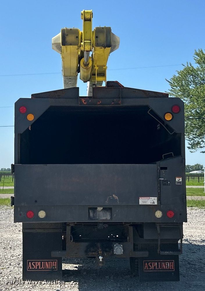 image for item EK8396 2009 GMC C7500 forestry bucket truck