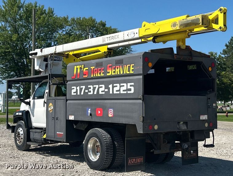 image for item EK8396 2009 GMC C7500 forestry bucket truck