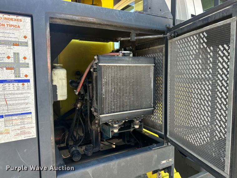 image for item EK8396 2009 GMC C7500 forestry bucket truck