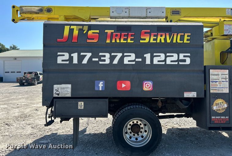 image for item EK8396 2009 GMC C7500 forestry bucket truck