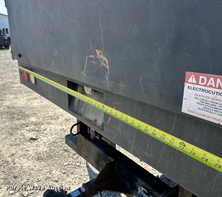 image for item EK8396 2009 GMC C7500 forestry bucket truck