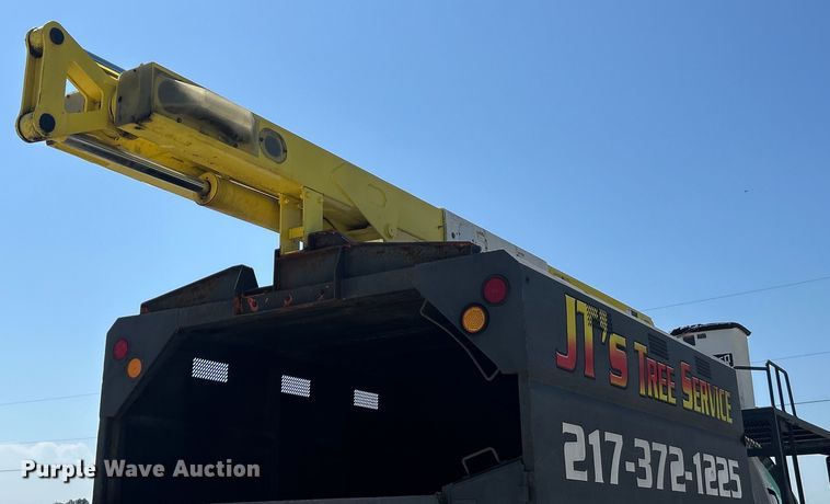 image for item EK8396 2009 GMC C7500 forestry bucket truck