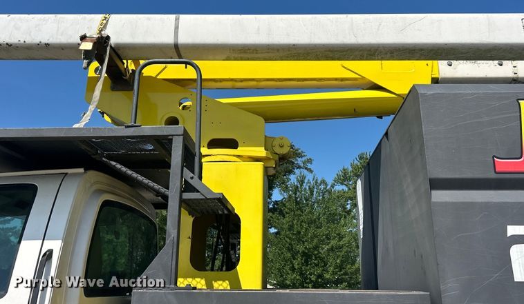 image for item EK8396 2009 GMC C7500 forestry bucket truck