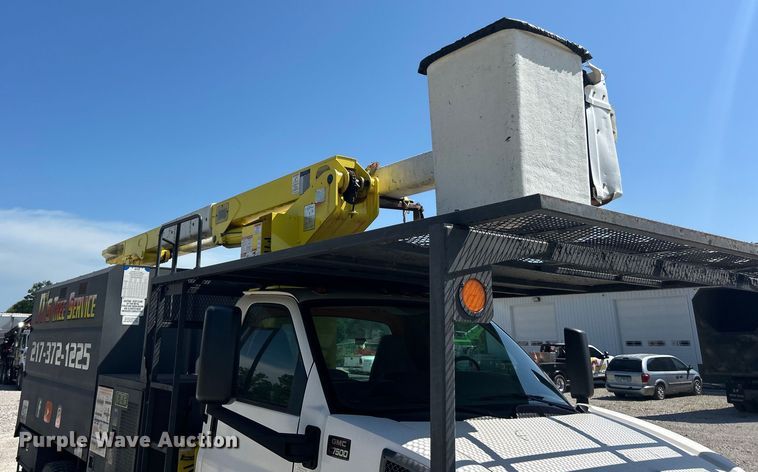 image for item EK8396 2009 GMC C7500 forestry bucket truck