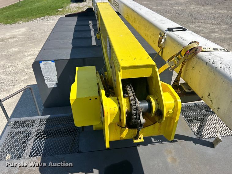 image for item EK8396 2009 GMC C7500 forestry bucket truck