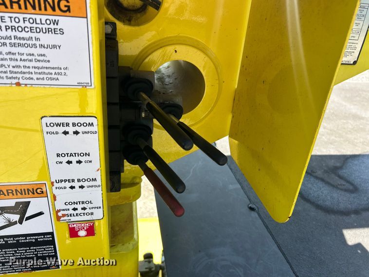 image for item EK8396 2009 GMC C7500 forestry bucket truck