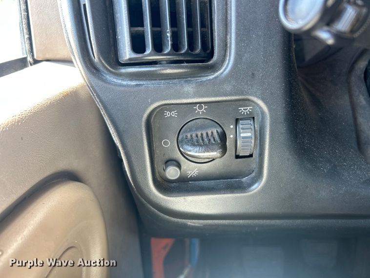 image for item EK8396 2009 GMC C7500 forestry bucket truck