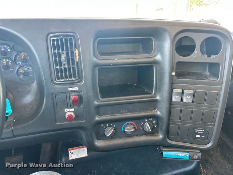 image for item EK8396 2009 GMC C7500 forestry bucket truck