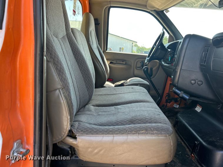 image for item EK8396 2009 GMC C7500 forestry bucket truck