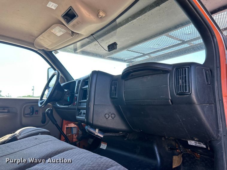 image for item EK8396 2009 GMC C7500 forestry bucket truck