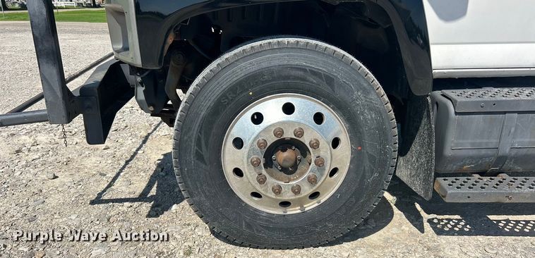 image for item EK8396 2009 GMC C7500 forestry bucket truck