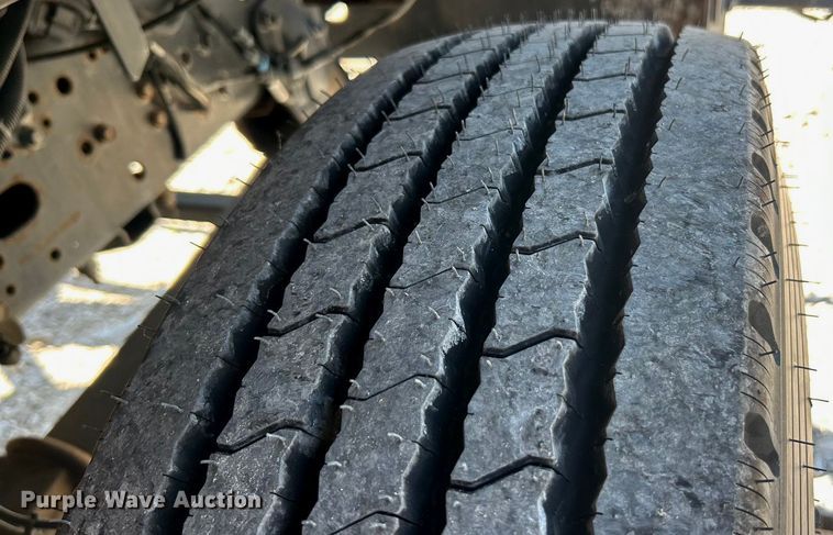 image for item EK8396 2009 GMC C7500 forestry bucket truck