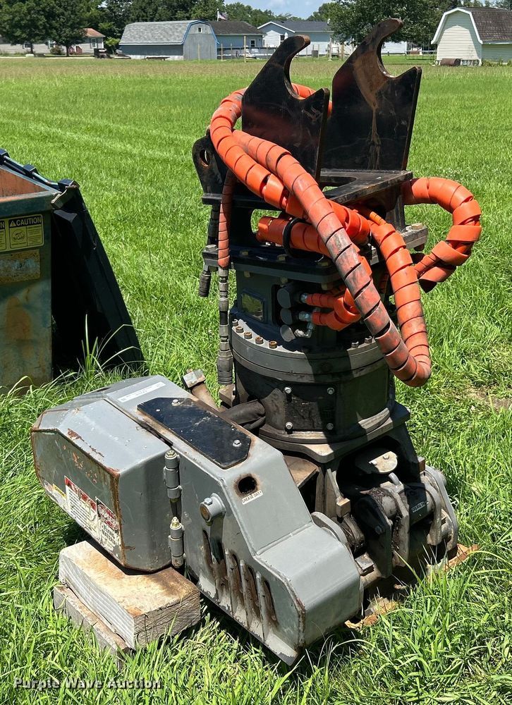 image for item EK8400 Ryan Equipment grapple chain saw