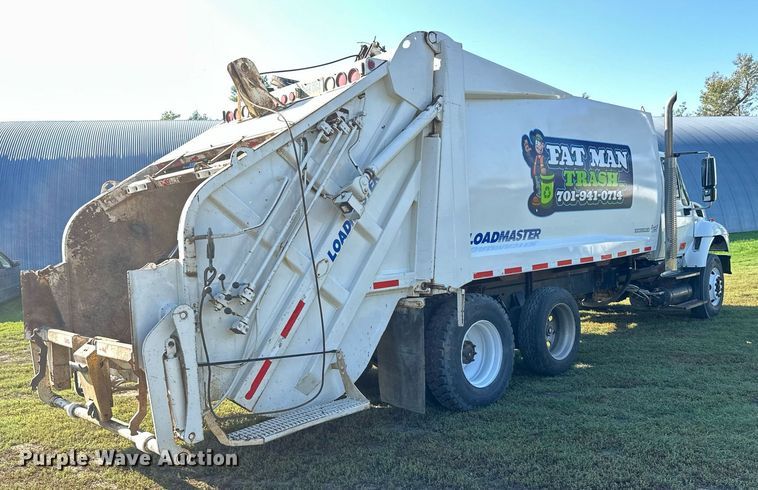 image for item EL0005 2010 International 7400 refuse truck