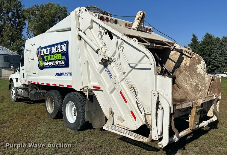 image for item EL0005 2010 International 7400 refuse truck