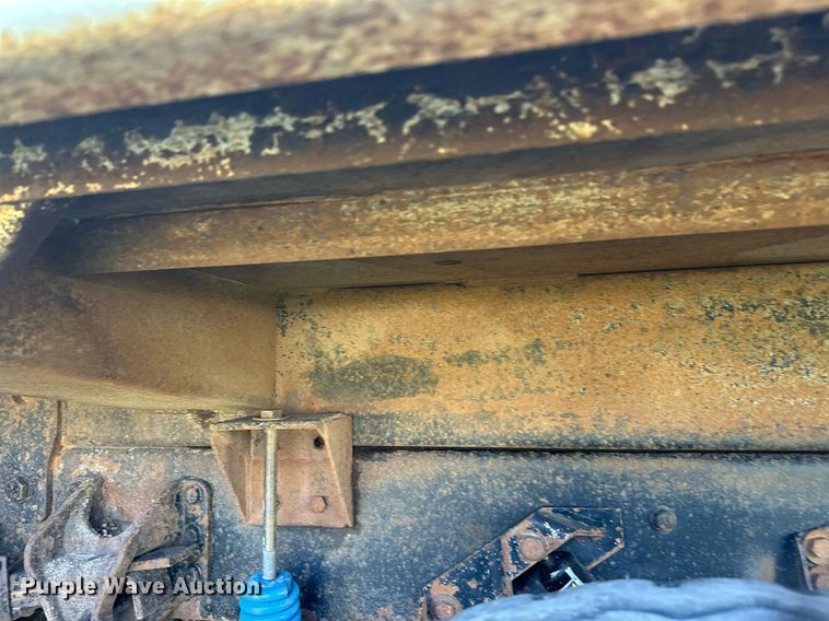 image for item EL0005 2010 International 7400 refuse truck