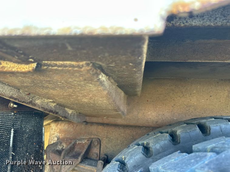 image for item EL0005 2010 International 7400 refuse truck