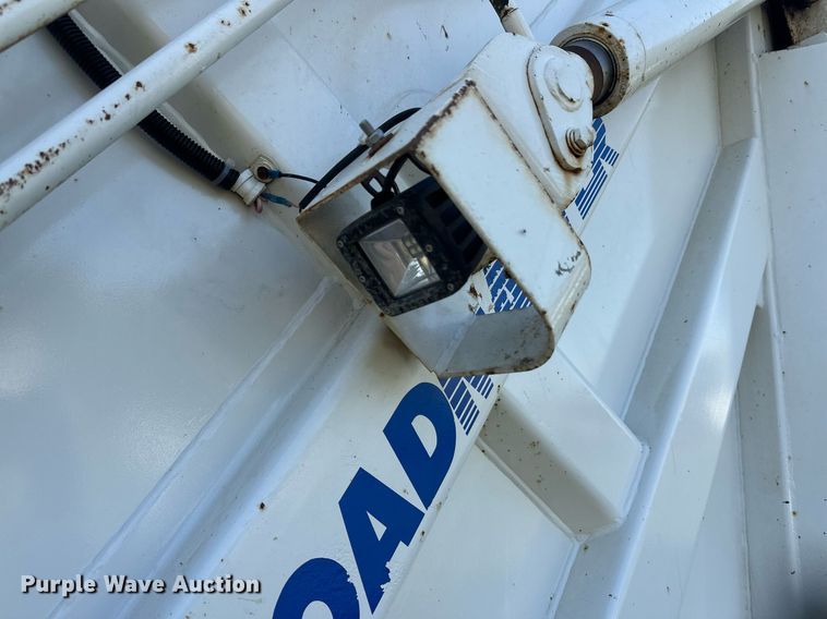 image for item EL0005 2010 International 7400 refuse truck