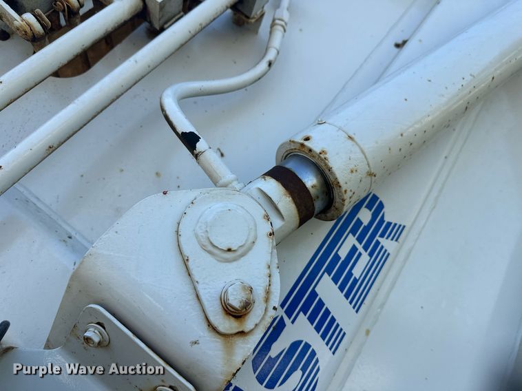 image for item EL0005 2010 International 7400 refuse truck