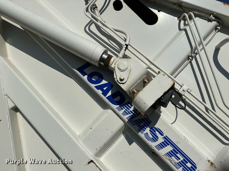 image for item EL0005 2010 International 7400 refuse truck