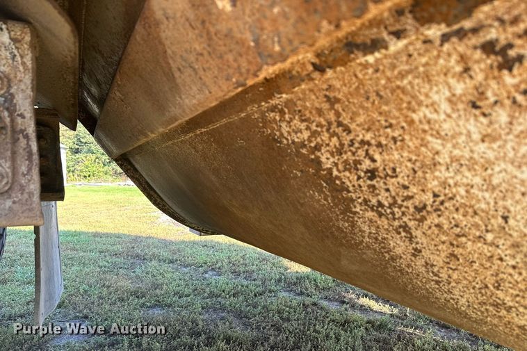 image for item EL0005 2010 International 7400 refuse truck