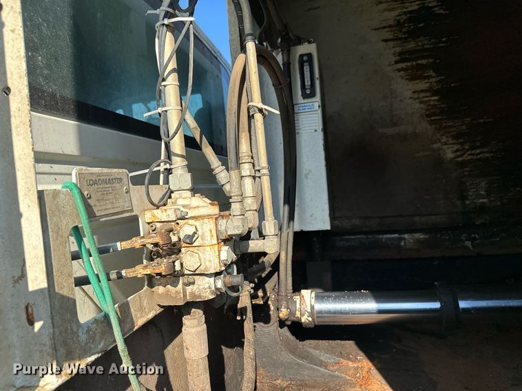 image for item EL0005 2010 International 7400 refuse truck