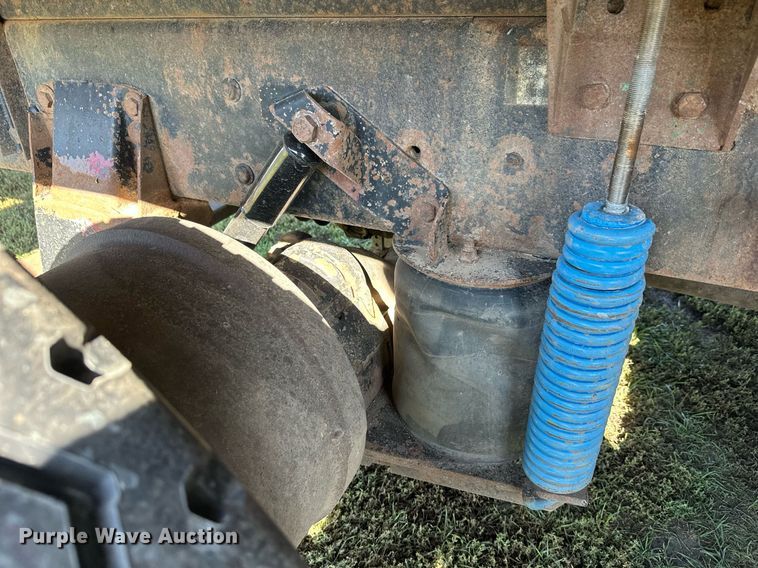 image for item EL0005 2010 International 7400 refuse truck