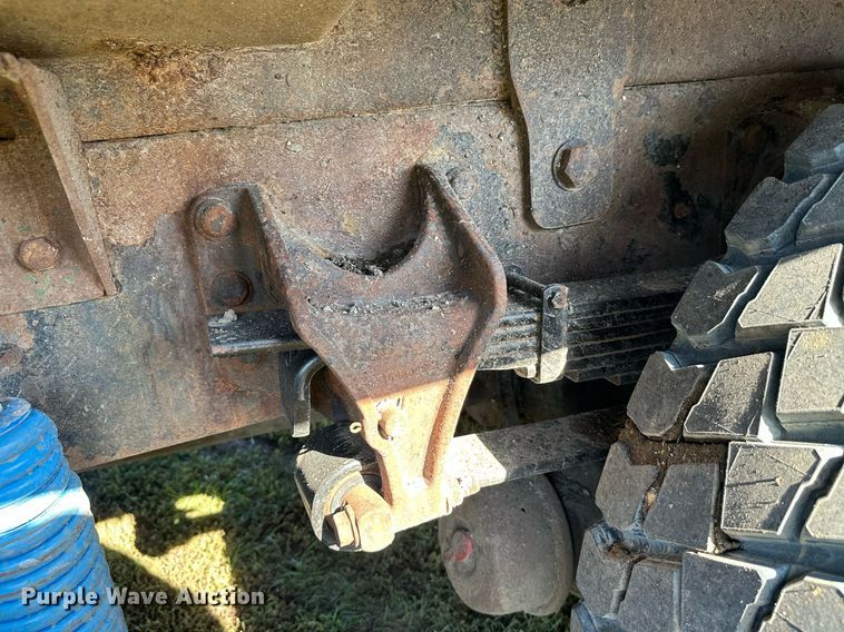 image for item EL0005 2010 International 7400 refuse truck