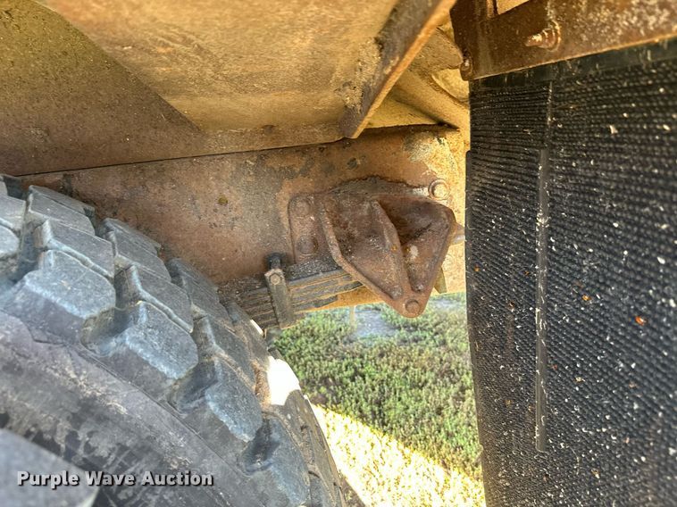 image for item EL0005 2010 International 7400 refuse truck