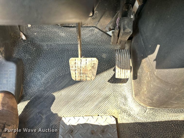 image for item EL0005 2010 International 7400 refuse truck