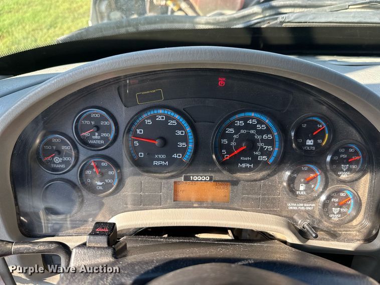 image for item EL0005 2010 International 7400 refuse truck