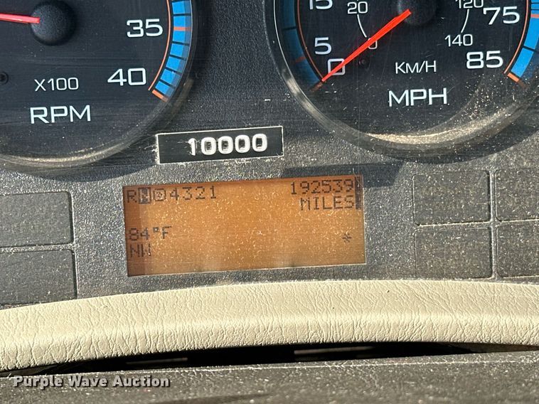 image for item EL0005 2010 International 7400 refuse truck