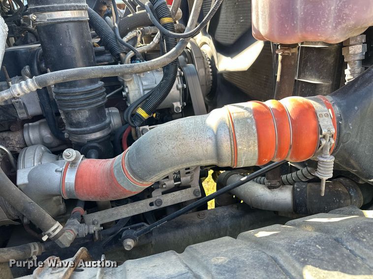 image for item EL0005 2010 International 7400 refuse truck