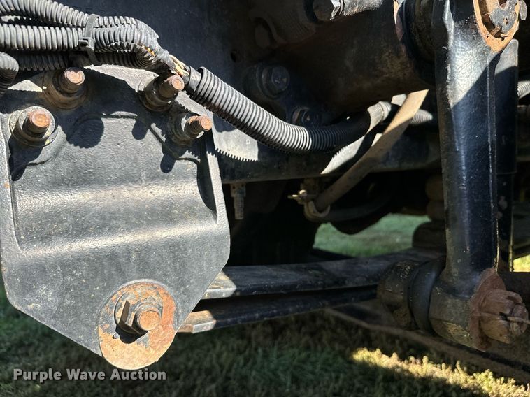 image for item EL0005 2010 International 7400 refuse truck