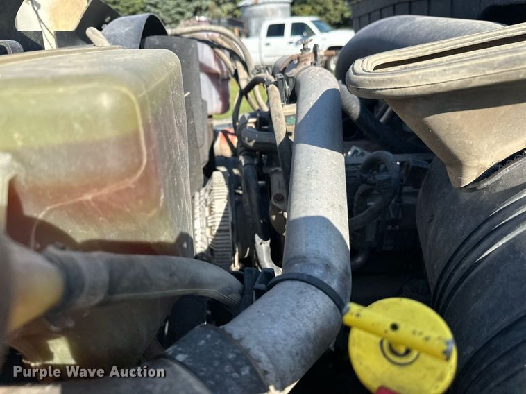 image for item EL0005 2010 International 7400 refuse truck