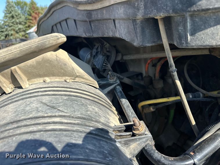 image for item EL0005 2010 International 7400 refuse truck