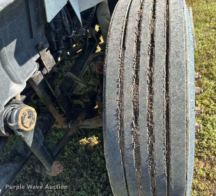 image for item EL0005 2010 International 7400 refuse truck