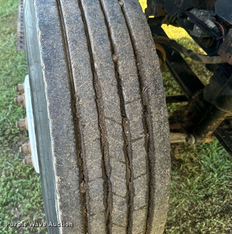 image for item EL0005 2010 International 7400 refuse truck