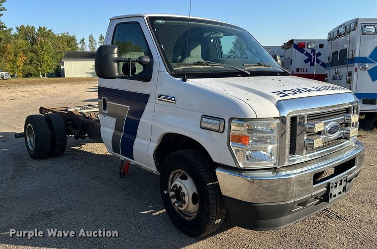 image for item EL0006 2010 Ford E350 van cab and chassis