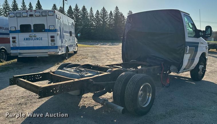 image for item EL0006 2010 Ford E350 van cab and chassis