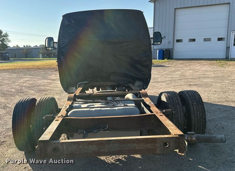 image for item EL0006 2010 Ford E350 van cab and chassis