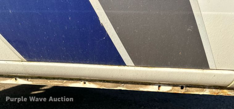 image for item EL0006 2010 Ford E350 van cab and chassis