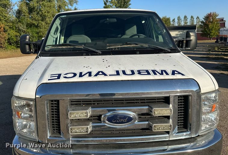 image for item EL0006 2010 Ford E350 van cab and chassis