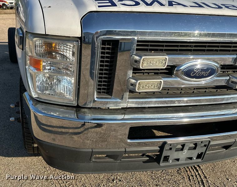 image for item EL0006 2010 Ford E350 van cab and chassis