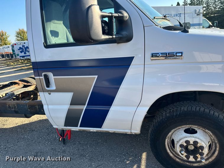 image for item EL0006 2010 Ford E350 van cab and chassis
