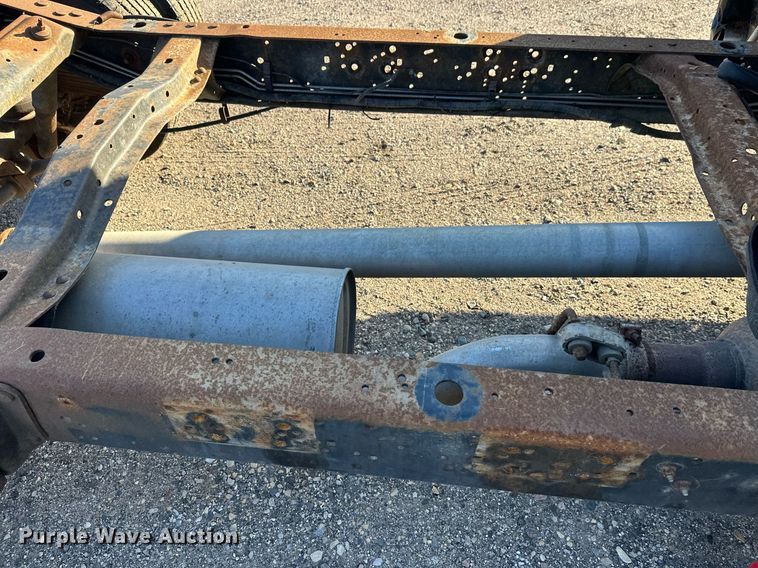 image for item EL0006 2010 Ford E350 van cab and chassis