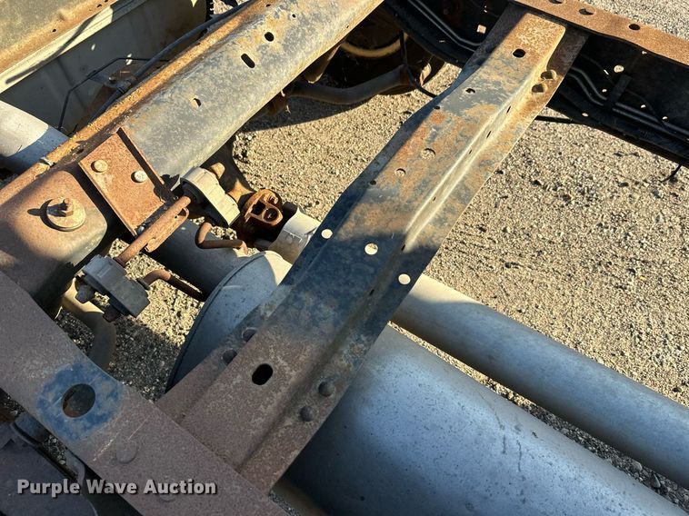 image for item EL0006 2010 Ford E350 van cab and chassis