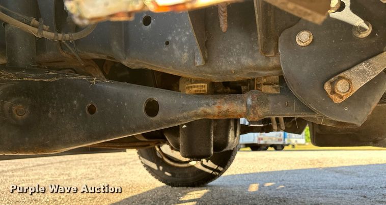 image for item EL0006 2010 Ford E350 van cab and chassis