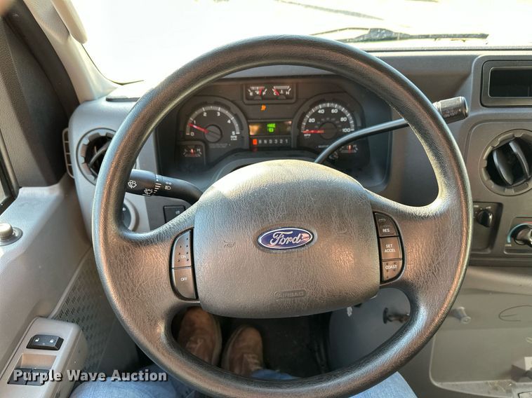 image for item EL0006 2010 Ford E350 van cab and chassis