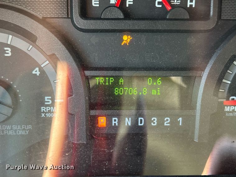 image for item EL0006 2010 Ford E350 van cab and chassis